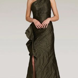 Feriani Couture .Elegant Current selling in store $800 .  One-Shoulder.